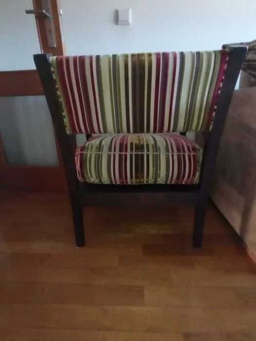 Cadeirão e almofadas