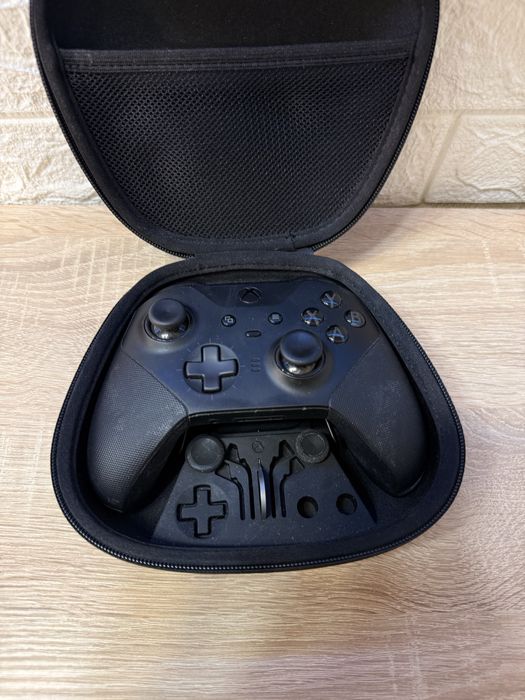 Xbox Elite Wireless Controller Series 2 в кейсе