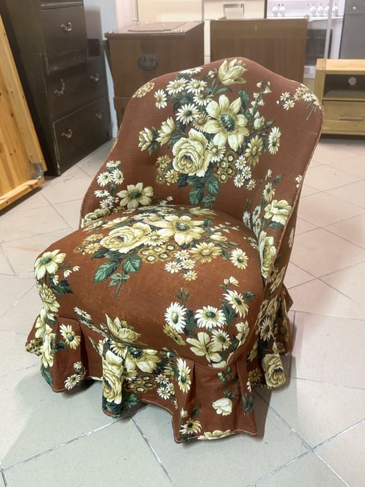 Fotel vintage z miękkimi poduszkami – DOWÓZ DO DOMU