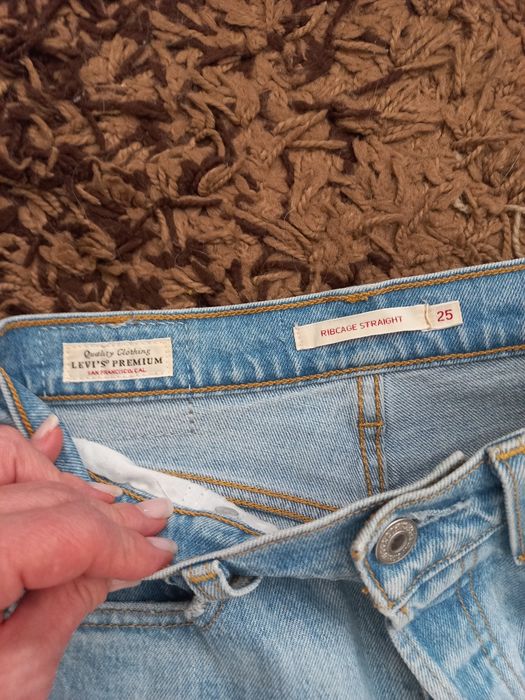 Джинсы прямі LEVI'S р.25