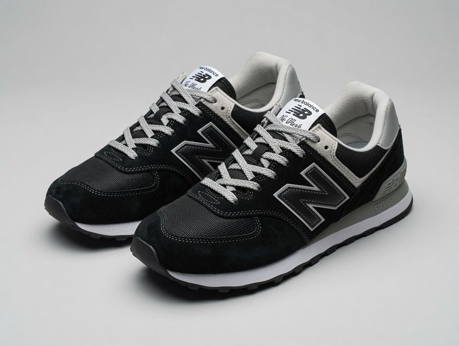 New Balance 574 (Black–White) Classic.