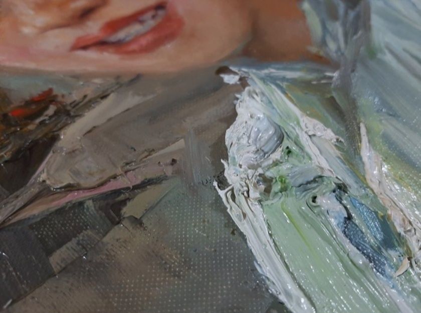 Retrato de menina sobre a paisagem do porto com barco de bambu