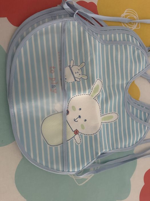 Babete Bebé com Bolso Impermeavel