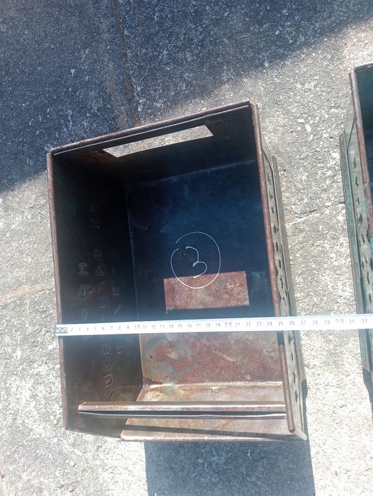 Kuwety metalowe starej produkcji z epoki PRL