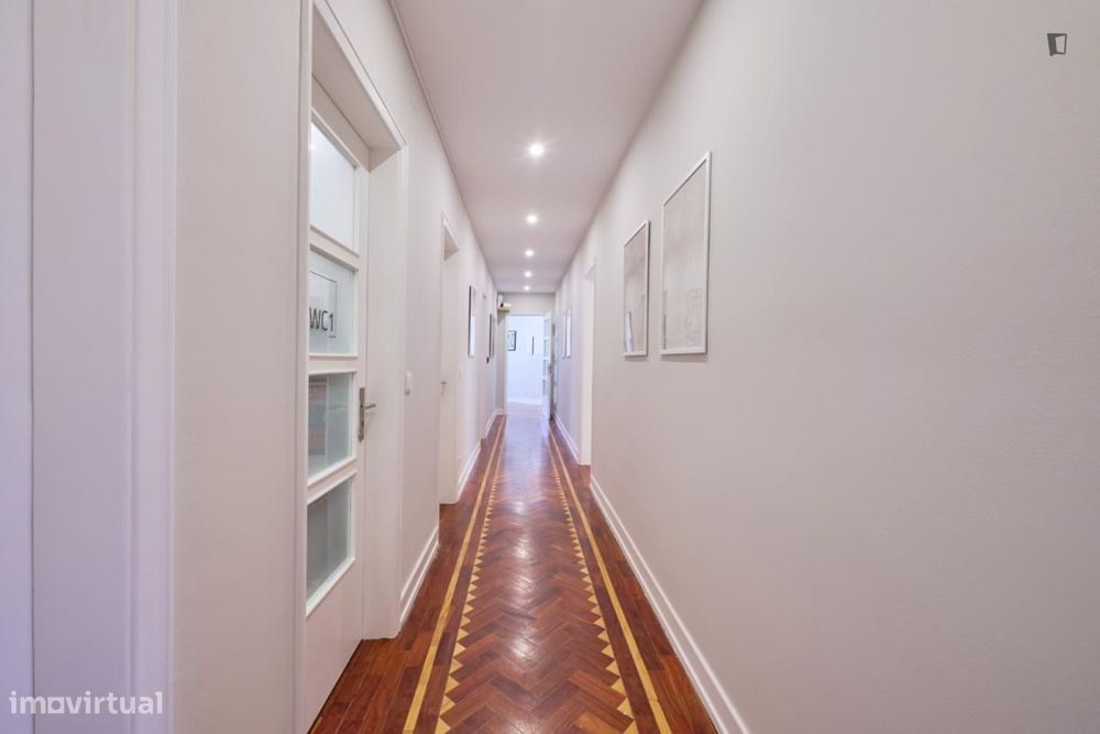 Quarto - localizado em Picoas Lisbon