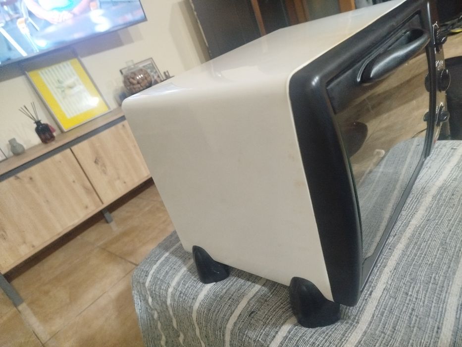 Forno elétrico pequeno