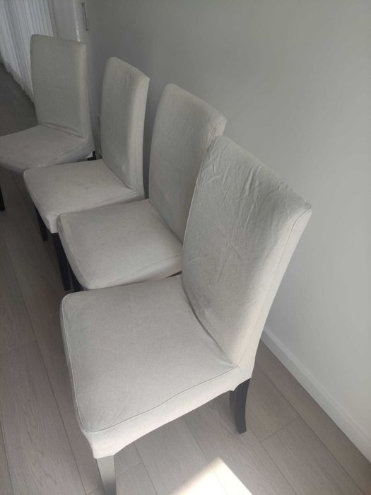 Cadeira IKEA com pés castanho-preto