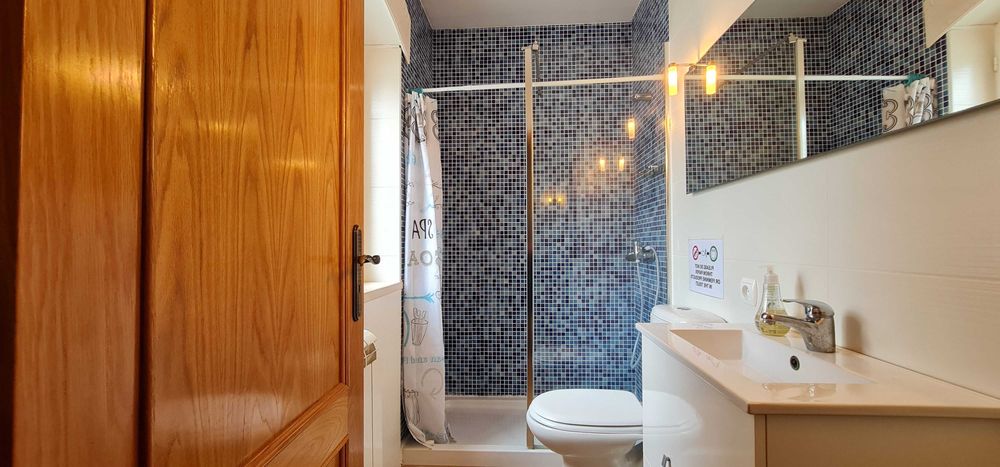 Quarto privado de Luxo (totalmente mobilado) num Complexo de Cinco Estrelas.(A/L)