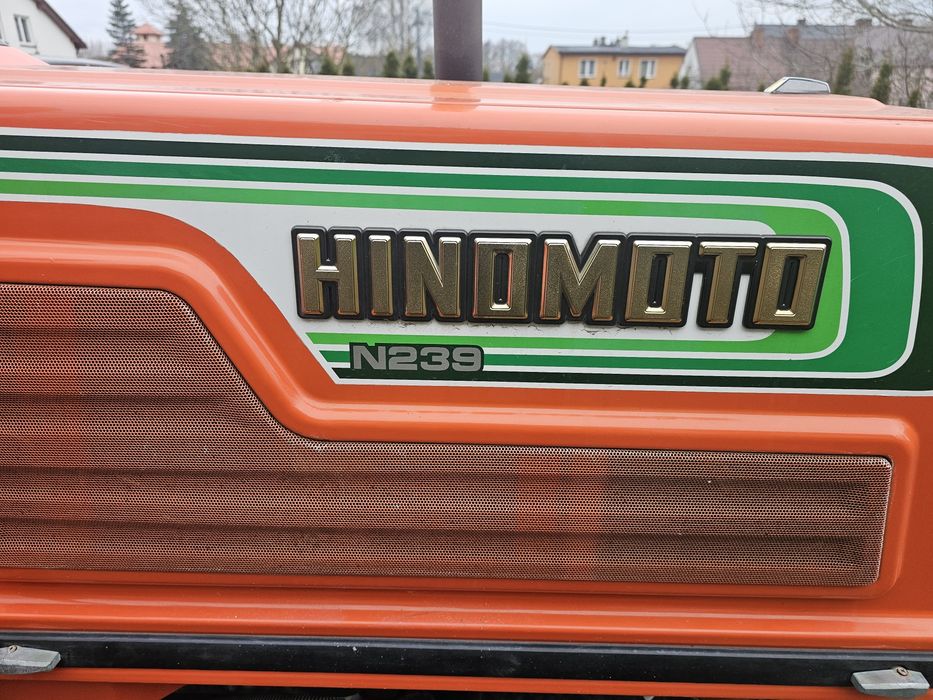 Traktor traktorek ciągnik ciągniczek ogrodowy hinomoto n239