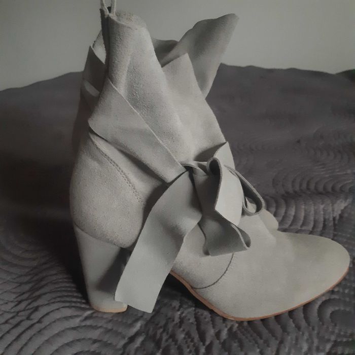 Botki szare zamszowe