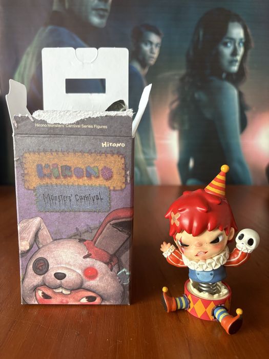 Hirono Creepy Clown Monsters Carnival Series от бренда Pop Mart