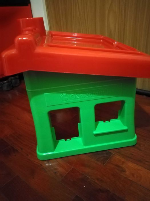 Mesa/Secretária educativa com caneta falante