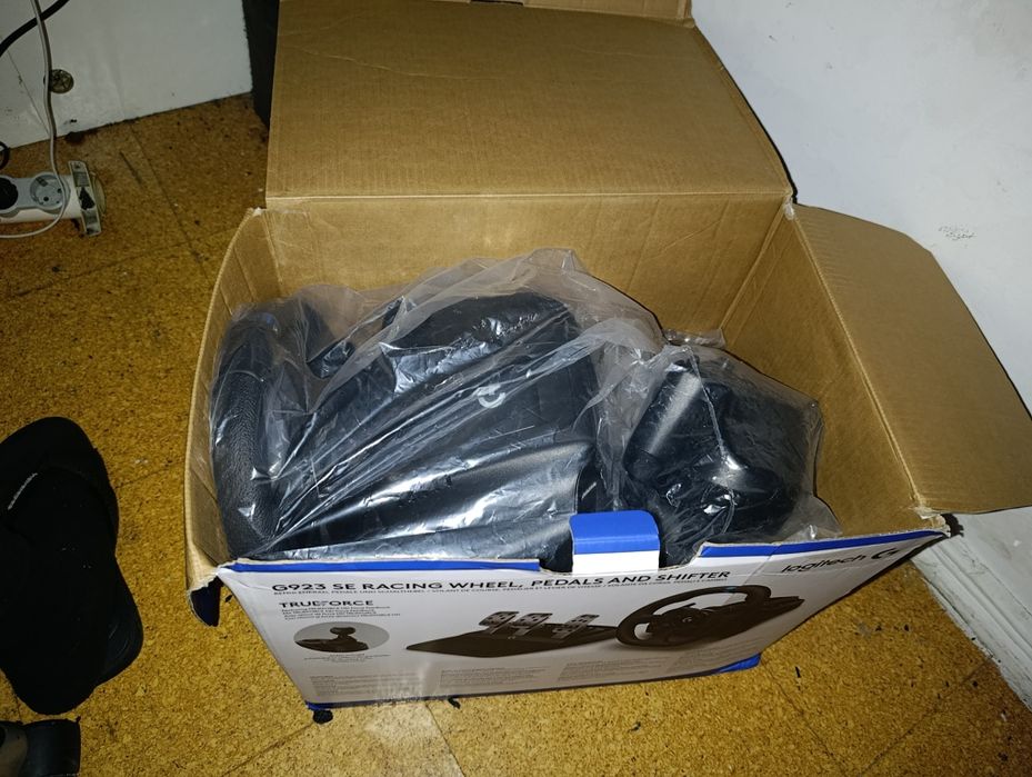 Volante Logitech G923 SE com Shift