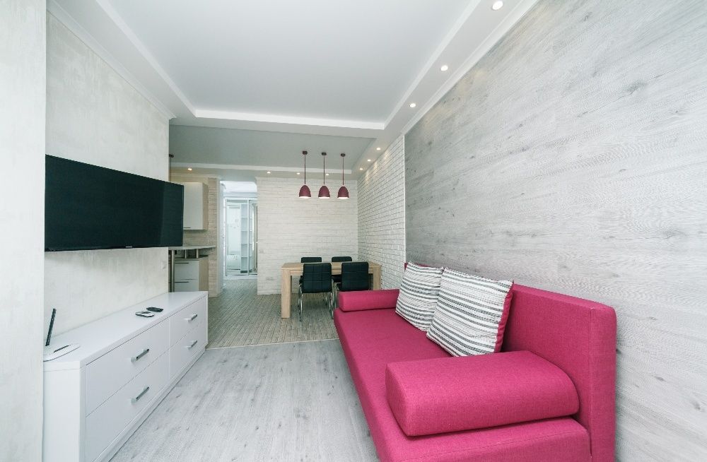 Подобова оренда видової двокімнатної, сповненої затишку і тепла.