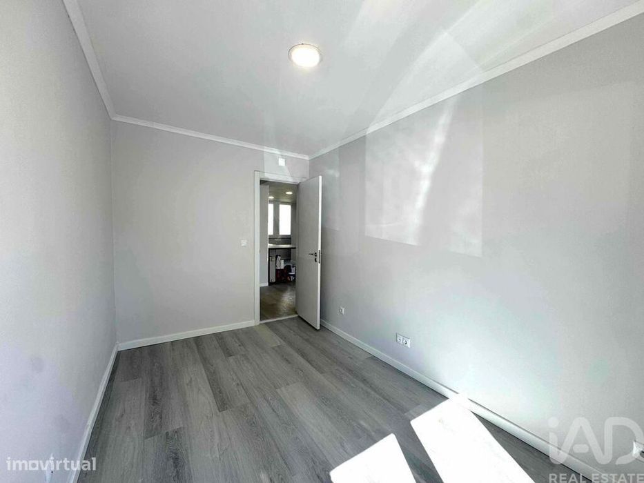 Apartamento T2 em Benfica de 56 m2