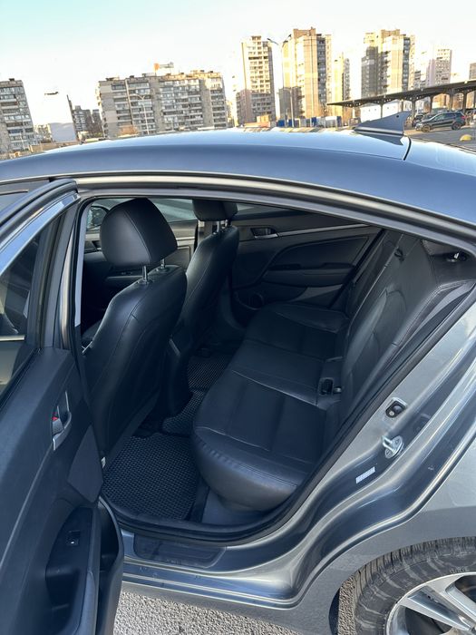 Hyundai Elantra 2016