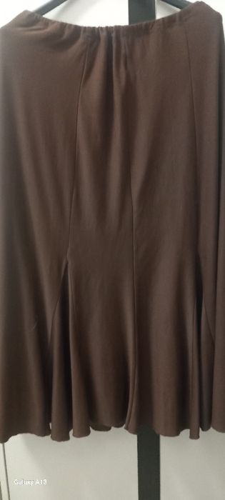 Długa brązowa spódniczka