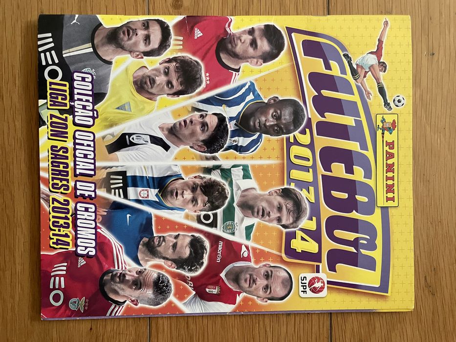 Cadernetas e cromos Panini