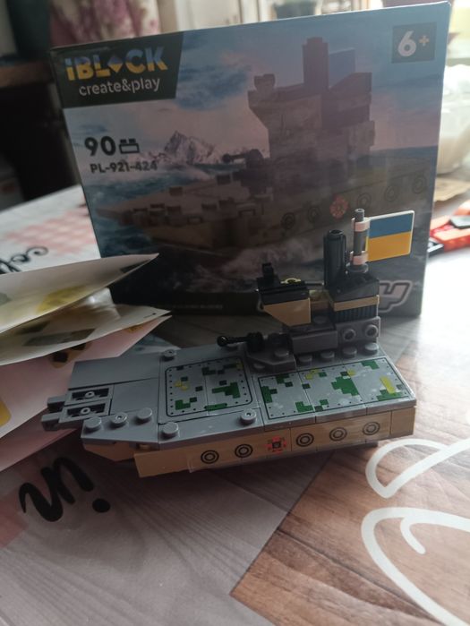 Конструктор лего,дрібний.