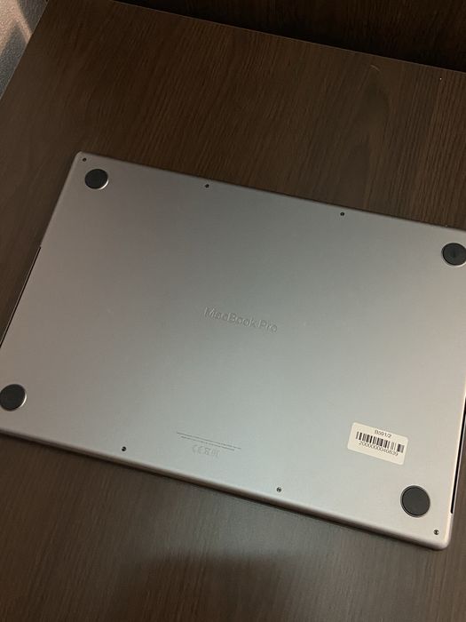 MacBook Pro 16" 2021 Silver (M1 Pro 10/16, 1TB, A2485) на запчастини