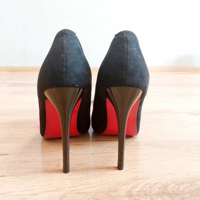 Szpilki z czerwoną podeszwą 37
