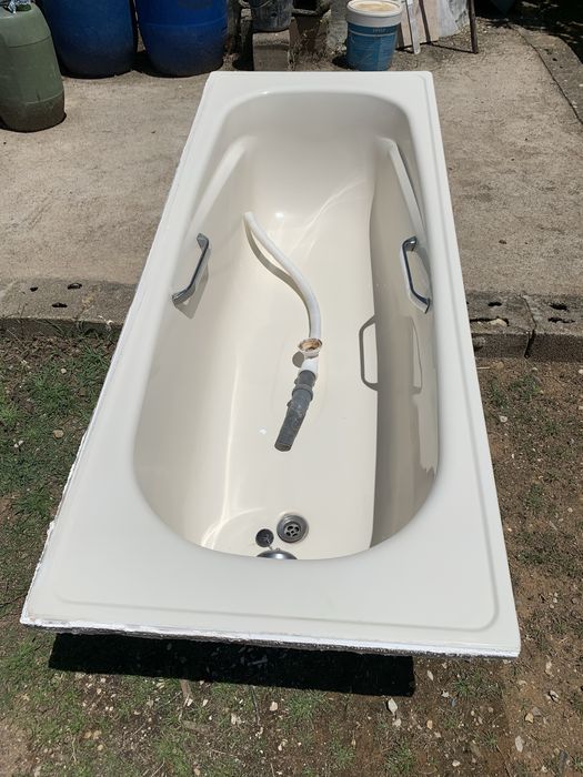 Banheira em esmalte 1.70 m por 0.70 m