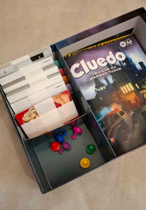 Jogo cluedo - Traição na mansão Tudor