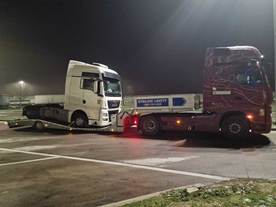 Wynajem naczepa niskopodwozie laweta TIR do przewozu sprzętów