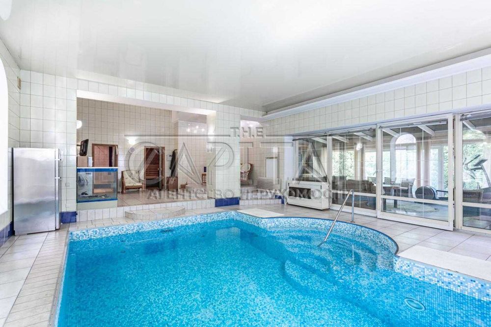 Будинок 2 поверхи/460м2/16 соток в Петропавлівській Борщагівці