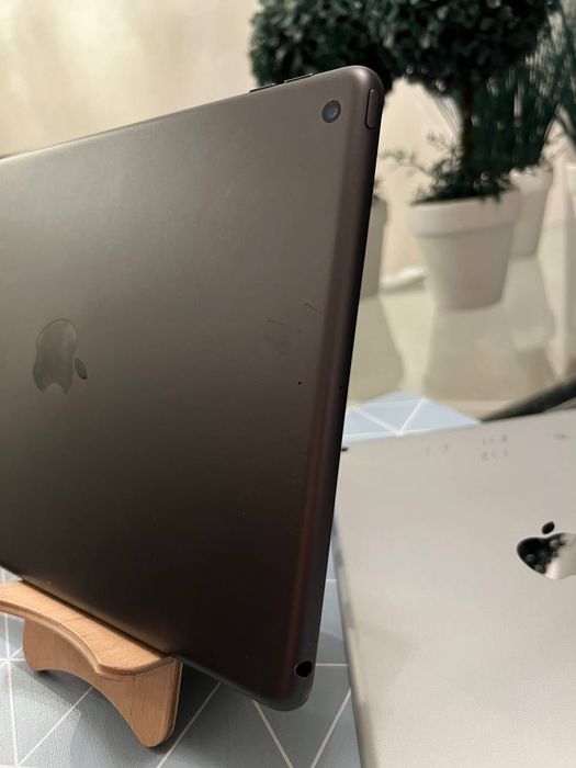iPad 7 32gb 10.2 діагональ 2020 року планшет ідеал з гарантією