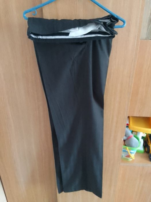 Grafitowy garnitur męski