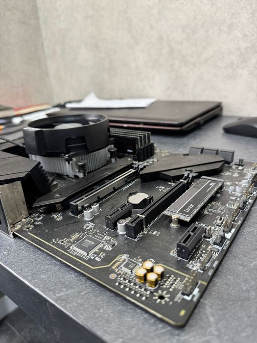 Продам комплект: материнська плата, процесор, оперативна памʼять, SSD