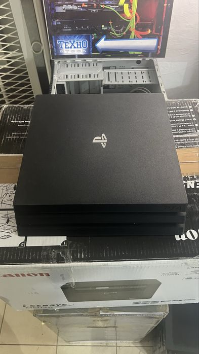 Продам ігрову приставку sony ps4 pro не прошита для online