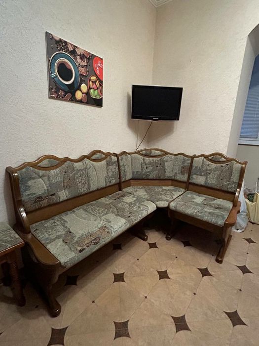 Кухонний куточок + 2 табуретки