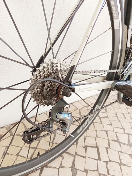 Bicicleta estrada Carbono - Basso M