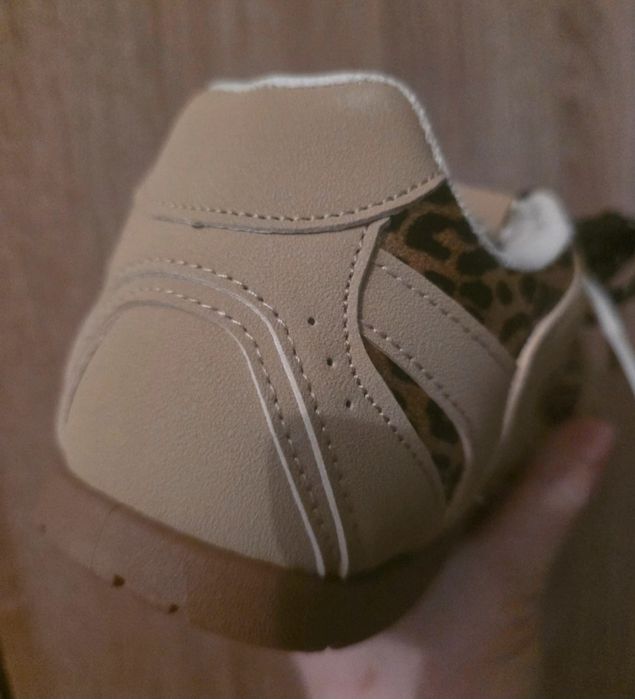 Tenisówki wzór panterka