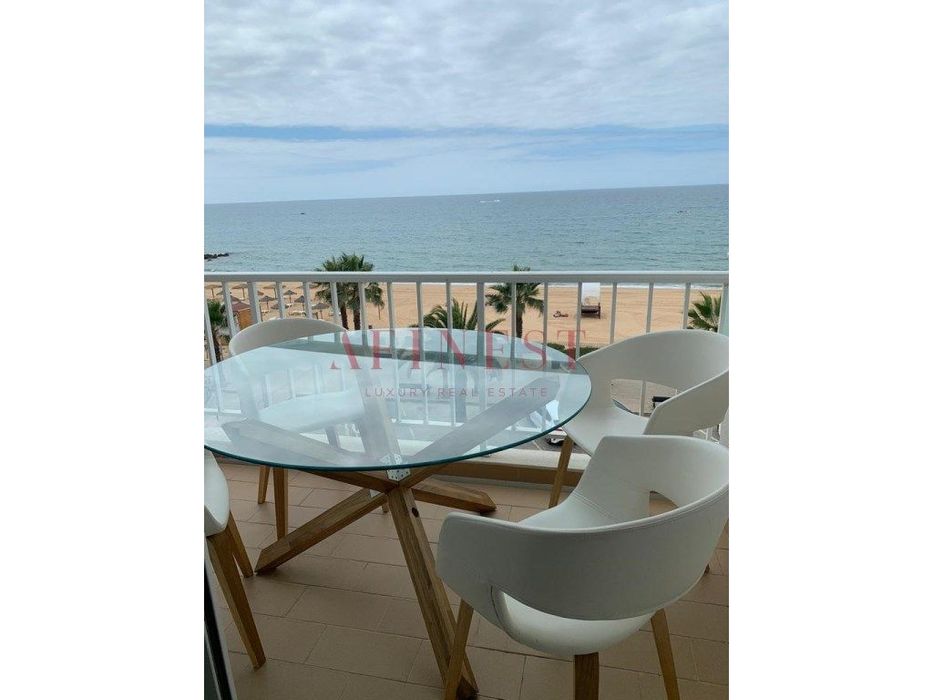 Apartamento T3 Para Arrendamento Em Quarteira | Em Frente À Praia