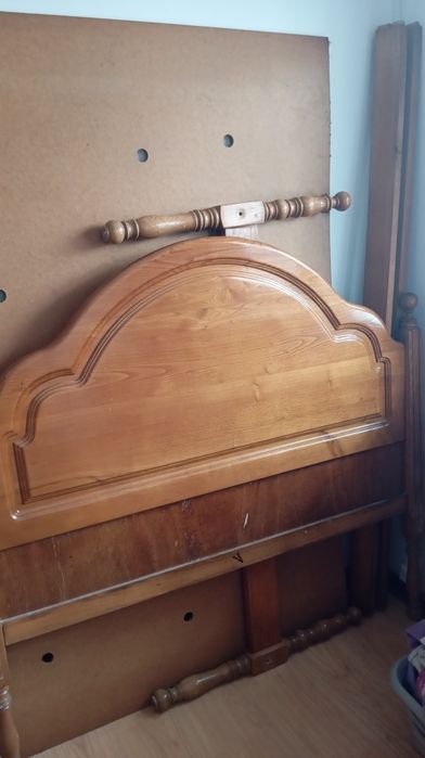 Estrutura de cama + mesinhas de cabeceira