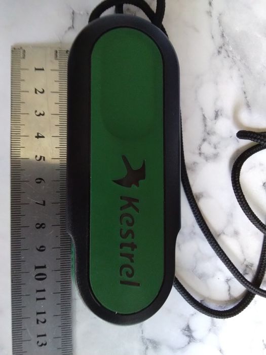 Метеостанція Kestrel 2000.