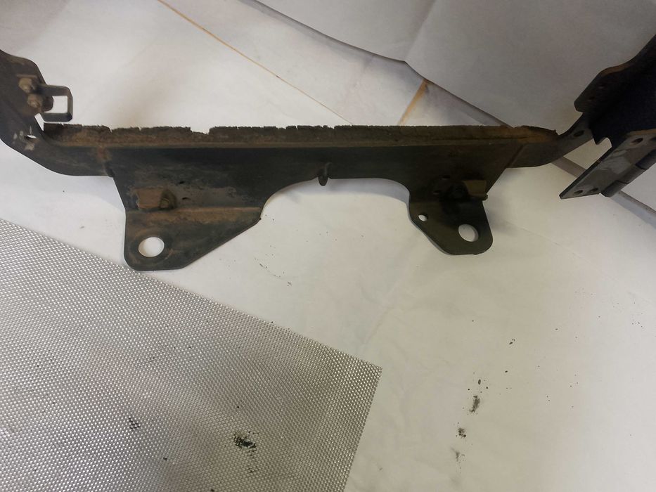 OBUDOWA CHŁODNICY , mocowanie maski ergos