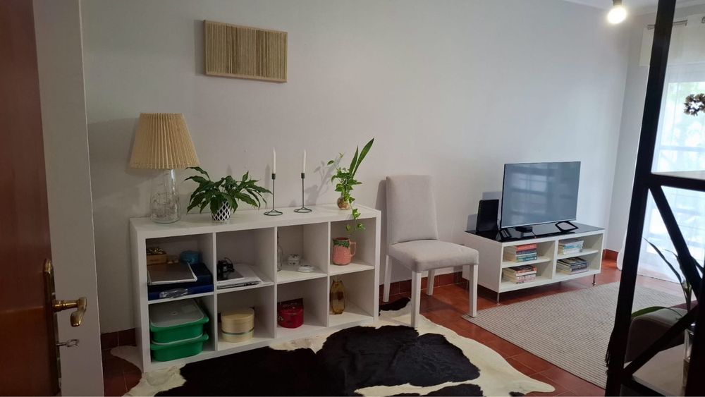 Arrenda-se apartamento T1 Cascais