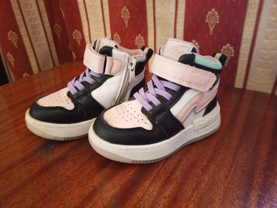 Продам взутя 22 розмір