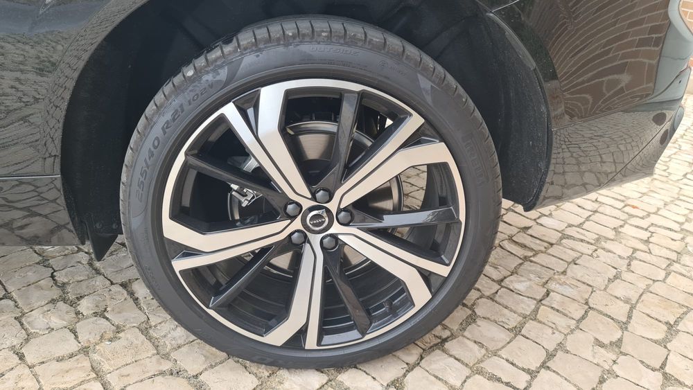 Pneus Pirelli R21