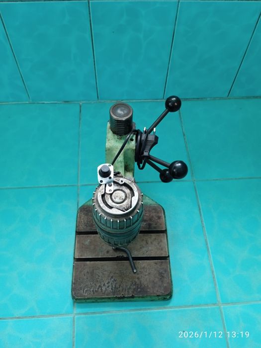 Сверлильний станок.