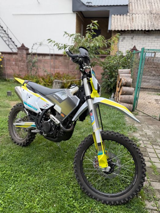 Мотоцикл ендуро. Kovi lite 300 2026 року