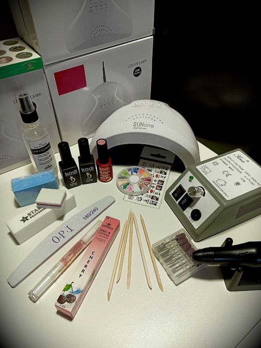 Стартовий набор для манікюру. Фрезер, лампа, база, топ, лак, матеріали
