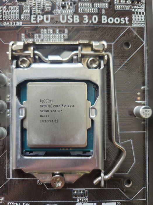 Komputer Asus B85M-G, procesor i3-4330, pamięć Kingston DDR3 2x4GB