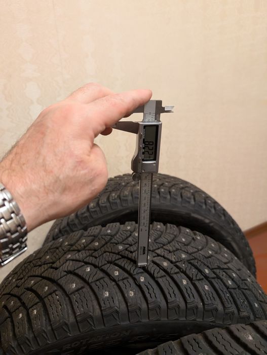 Шини Pirelli  205/55 R16 ice zero 2 зимові шипованні, більше 8 мм