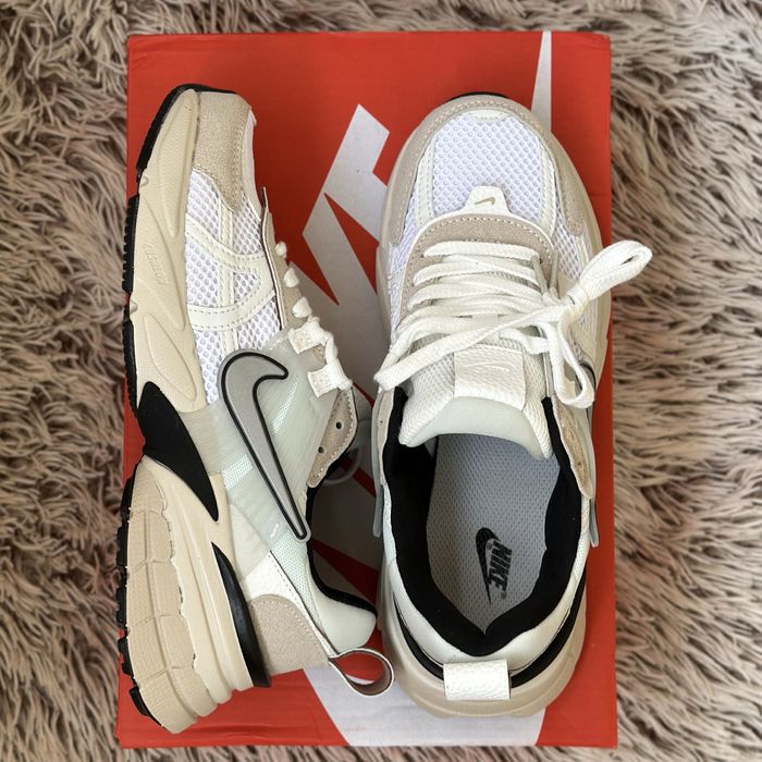 Nike V2K Run жіночі кросівки найк 38