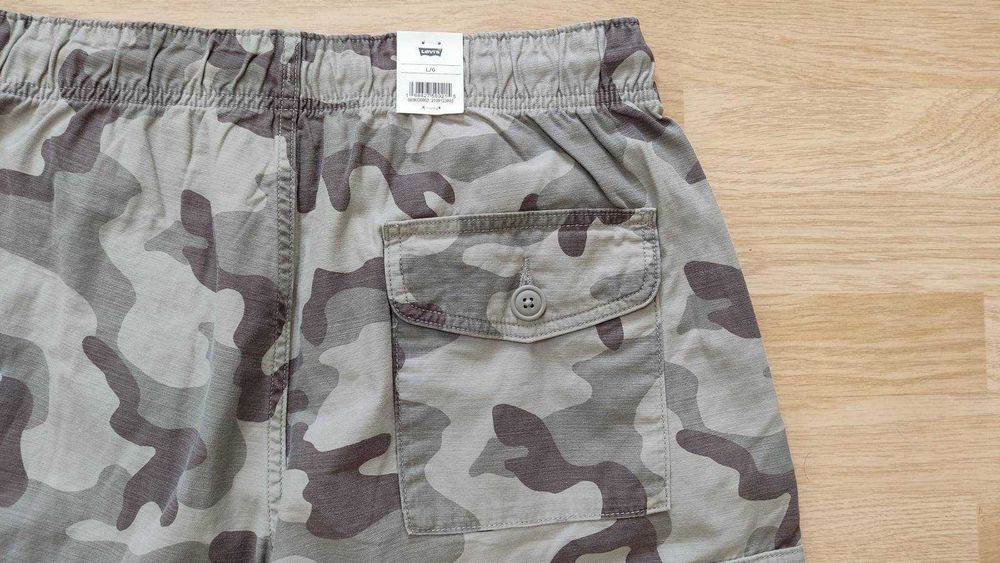 Продам Карго-брюки - Levis-розм-L. Оригінал.Нові.